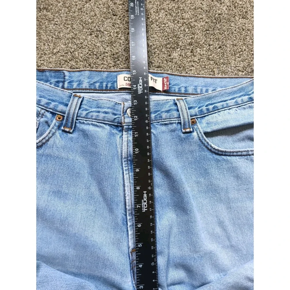 Levi's 560 Men's Relaxed Fit Distressed Light Wash Jeans 36X30‎